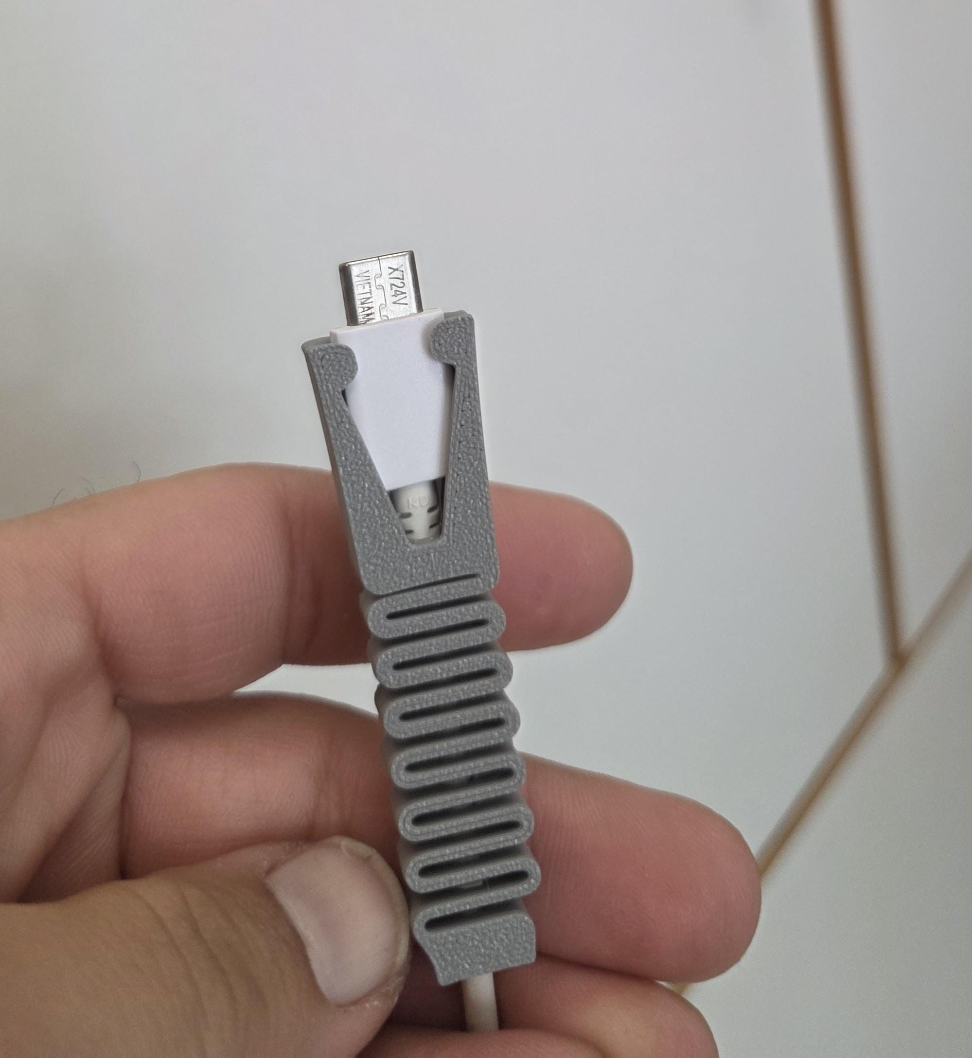 Cord Protector, Eco-Friendly Cable Saver, Plant-Based PLA, Strain Relief for Chargers & Cables.