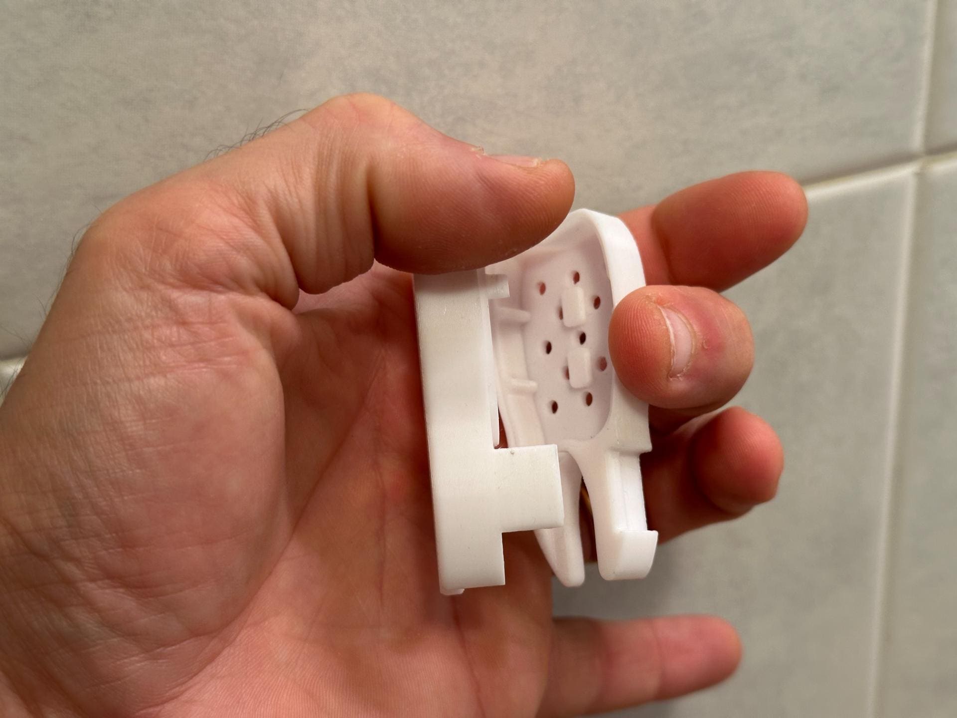 3D printed BPA-free case with cover, portable dental accessory, hygienic travel toothbrush container.